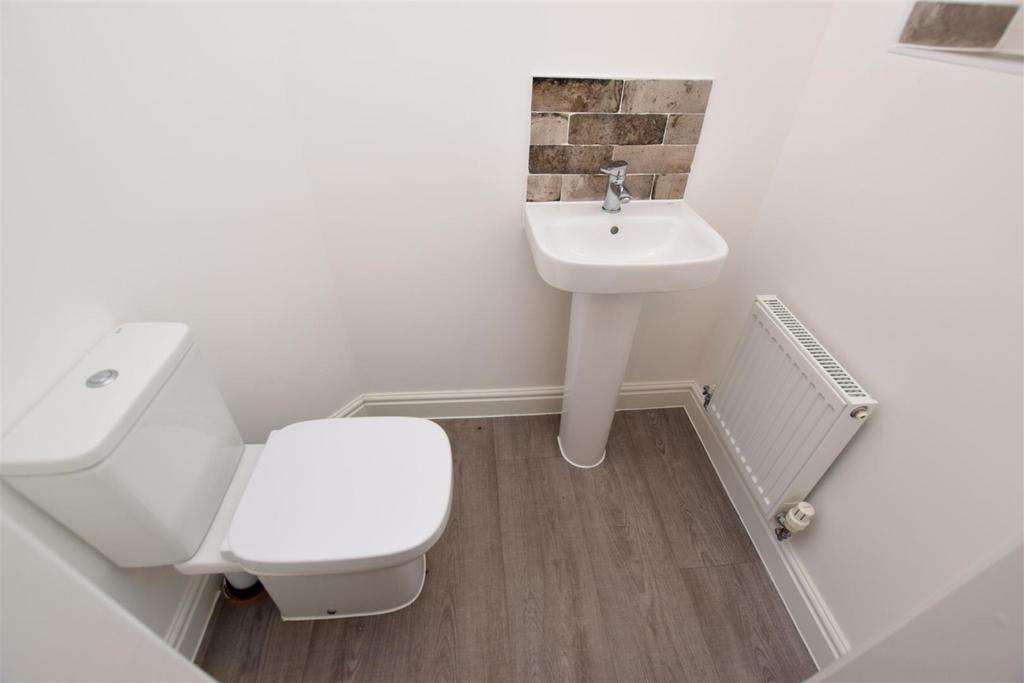Cloakroom/wc