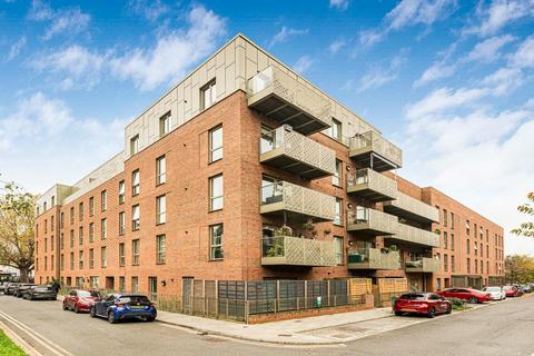 1 bedroom apartment for sale, Broome Way, London, SE5