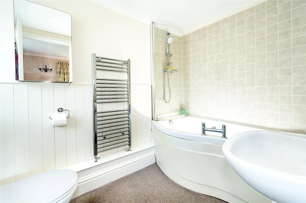 En-Suite Bathroom