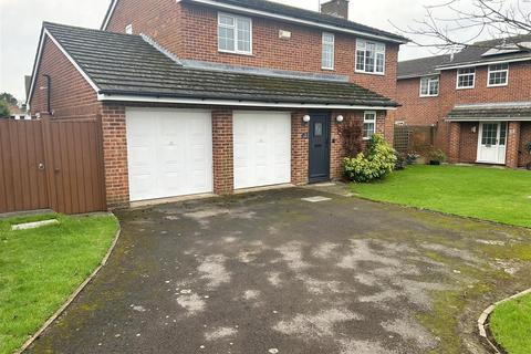 4 bedroom detached house for sale, Ladywell Close, Gloucester