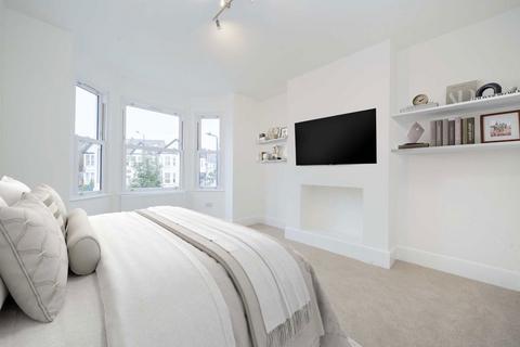 3 bedroom flat for sale, Palermo Road, London NW10