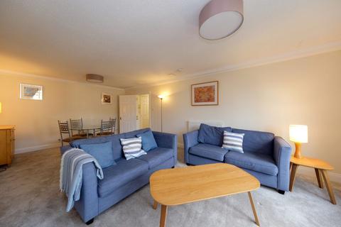 6/11 Powderhall Brae, Edinburgh, EH7 4GE
