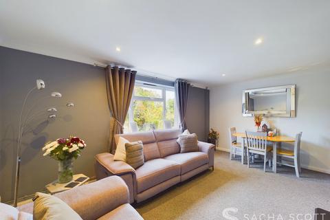 2 bedroom flat for sale, Eastgate, Banstead, SM7