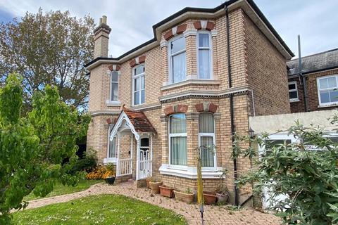 Homefield Road, Worthing, BN11