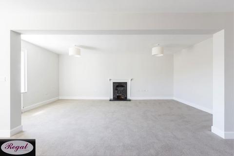 2 bedroom flat to rent, Market Street, Sandwich