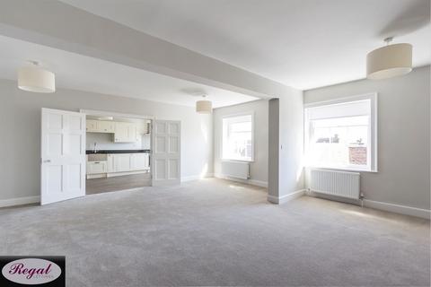 2 bedroom flat to rent, Market Street, Sandwich