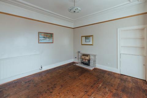 3 bedroom terraced house for sale, Dirleton Gardens, Alloa. FK10 1NL