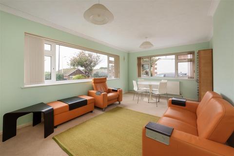 3 bedroom detached bungalow for sale, Queens Avenue, Broadstairs