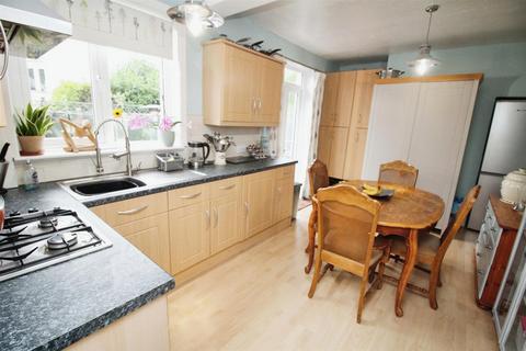 4 Leafield Terrace, Bradford, BD2 3SH