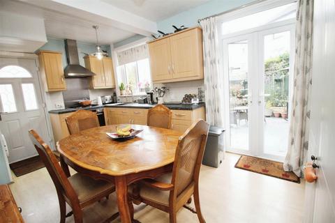 4 Leafield Terrace, Bradford, BD2 3SH