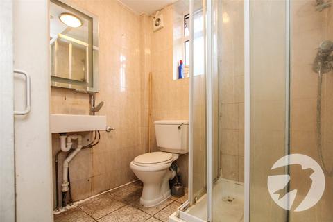 3 bedroom semi-detached house for sale, Vandyke Cross, London, SE9