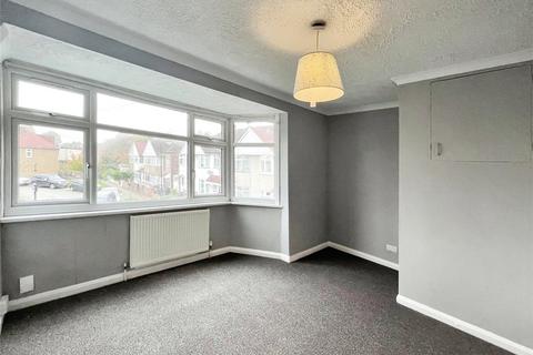 2 bedroom terraced house to rent, Saxon Avenue, Feltham, TW13