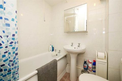 2 bedroom flat for sale, Southcliffe Drive, Shipley BD17