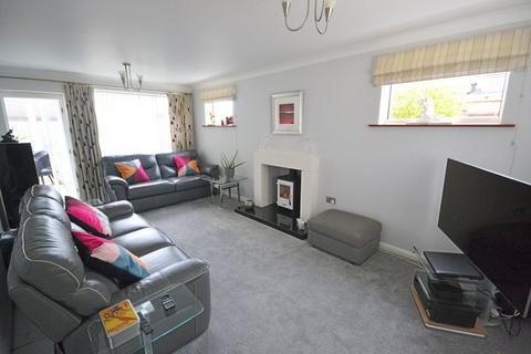 3 bedroom detached house for sale, Shirleys Gardens, Felpham, Bognor Regis