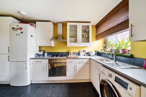 2 bedroom apartment for sale, Caledonian Road, London, N7