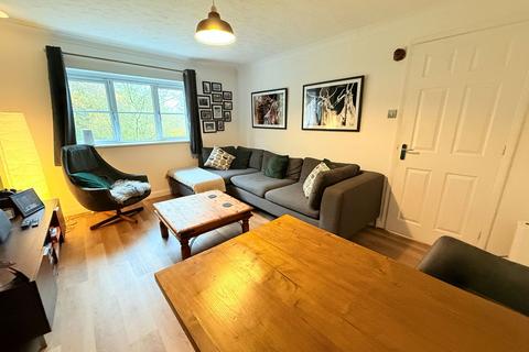 28 Aldershaws, Shirley, Solihull, B90 1SQ