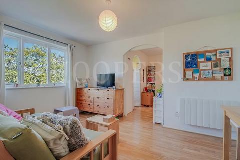 Studio for sale, Cornmow Drive, London, NW10