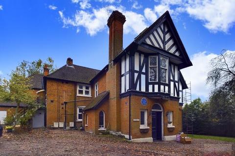 undefined, Mount Park Avenue, Harrow on the Hill