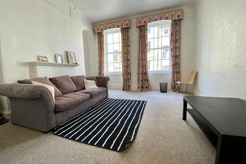 3 bedroom flat to rent, Park Street