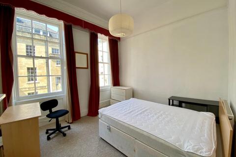 3 bedroom flat to rent, Park Street