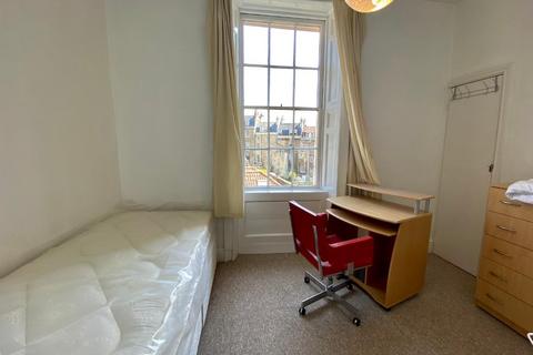 3 bedroom flat to rent, Park Street