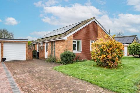 3 bedroom detached bungalow for sale, Lomond Close, Oakley, Basingstoke, RG23 7NA