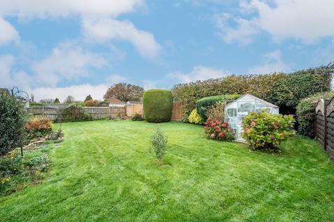 4 Lomond Close, Oakley, Basingstoke, RG23 7NA