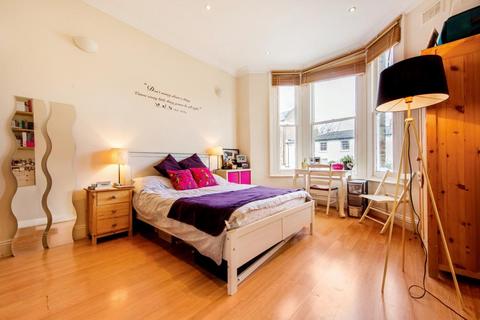 3 bedroom flat for sale, Brixton Water Lane, London SW2