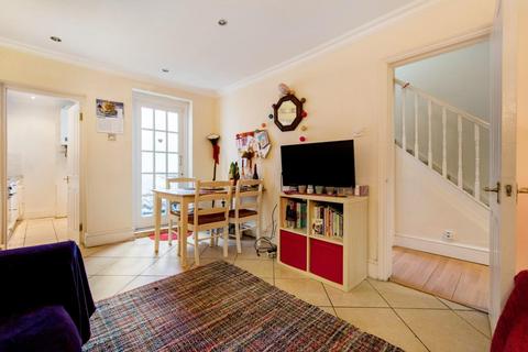 3 bedroom flat for sale, Brixton Water Lane, London SW2