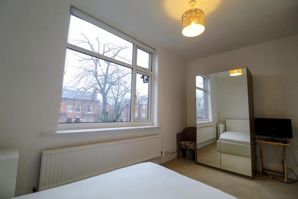 Bedroom 1 (2)