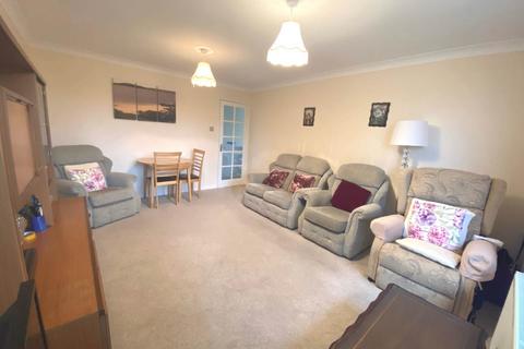 2 bedroom maisonette to rent, Cuckmans Drive, St Albans