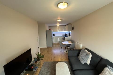 2 bedroom apartment to rent, Jesse Hartley Way, Liverpool