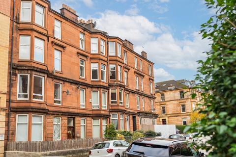 2 bedroom flat for sale, Roslea Drive, Flat 2/2, Dennistoun, Glasgow, G31 2LQ