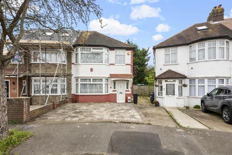 3 bedroom semi-detached house for sale, Worton Gardens, Isleworth TW7