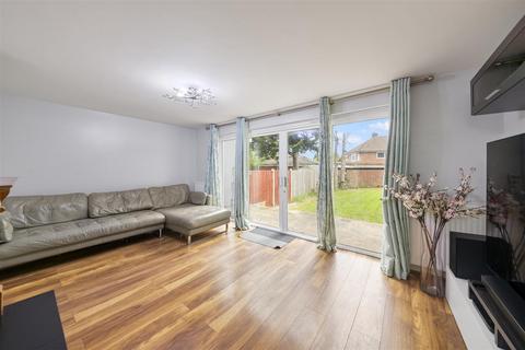 51 Worton Gardens, Isleworth, TW7 4BD