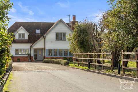 4 bedroom detached house for sale, London Road, Harlow CM17