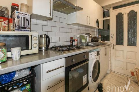 3 bedroom maisonette to rent, Livingstone Road, Southall, Middlesex