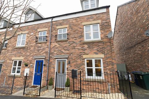 3 bedroom end of terrace house to rent, Wyedale Way, Walkergate, Newcastle Upon Tyne