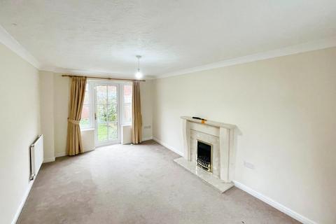 3 bedroom detached house to rent, St. Peters Way, Stratford-upon-Avon