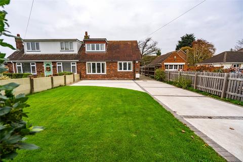 3 bedroom bungalow to rent, Church Avenue, Humberston, Grimsby, Lincolnshire, DN36