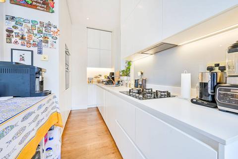 2 bedroom flat for sale, Holland Park Gardens, Holland Park, London, W14