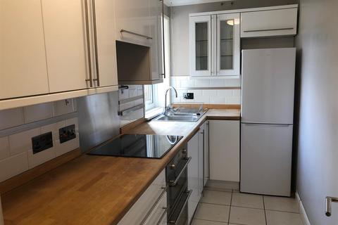 2 bedroom flat to rent, Aynsley Court, Wilbury Avenue, Hove