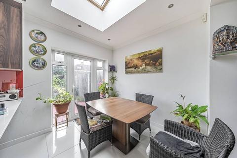 6 bedroom semi-detached house for sale, Queenscourt, Wembley Park, Wembley, HA9