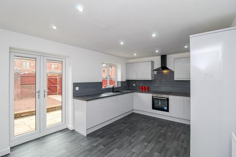 3 bedroom townhouse for sale, Baptist Lane, Ossett WF5