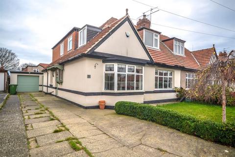 4 bedroom bungalow for sale, Clifton Road, Roker