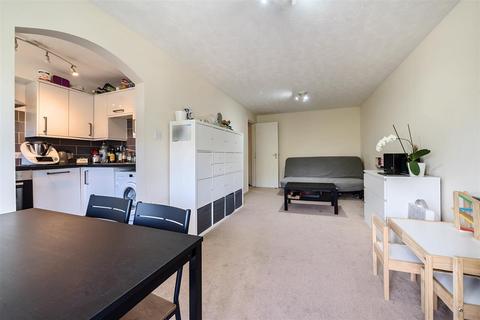 2 bedroom flat for sale, Kipling Drive, Mead Park, Wimbledon