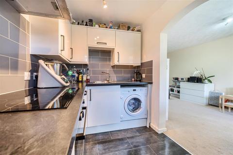 2 bedroom flat for sale, Kipling Drive, Mead Park, Wimbledon