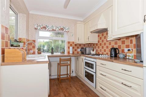 117 Ardingly Drive, Goring By Sea, Worthing, BN12 4TW