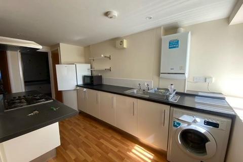 2 bedroom flat to rent, Bryn Road, Llanelli