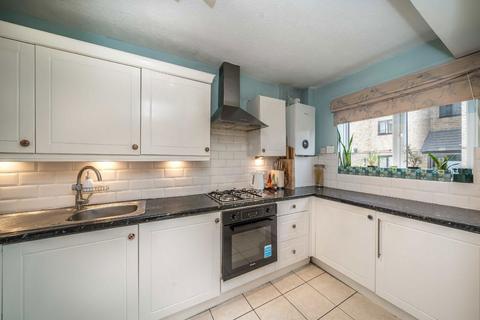 2 bedroom flat for sale, Campbell Close, London SW16